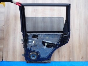 NISSAN X-TRAIL T30 01-06 DRZWI TYLNE PRAWE KH3K 9/9 MINIATURA