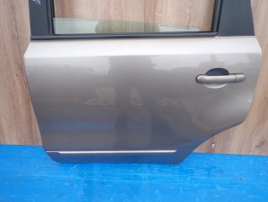 NISSAN NOTE E11 06-12 DRZWI TYLNE LEWE C30 2/9 MINIATURA