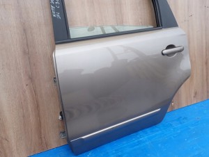 NISSAN NOTE E11 06-12 DRZWI TYLNE LEWE C30 4/9 MINIATURA