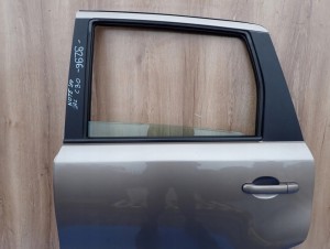 NISSAN NOTE E11 06-12 DRZWI TYLNE LEWE C30 7/9 MINIATURA