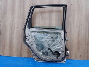 NISSAN NOTE E11 06-12 DRZWI TYLNE LEWE C30 8/9 MINIATURA