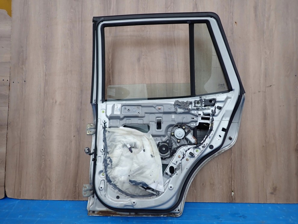 HYUNDAI SANTA FE 01- DRZWI TYLNE PRAWE LL 12/15