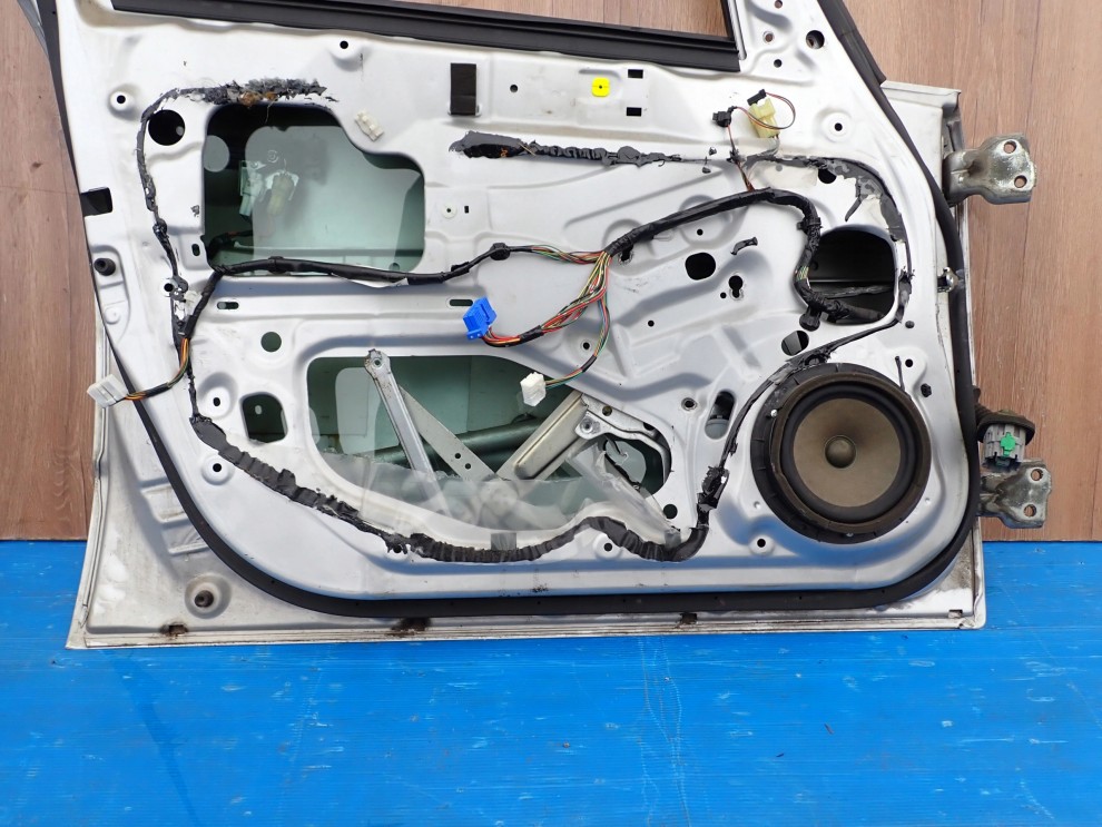 SUZUKI SX4 06-12 DRZWI PRZEDNIE LEWE ZCC 9/9