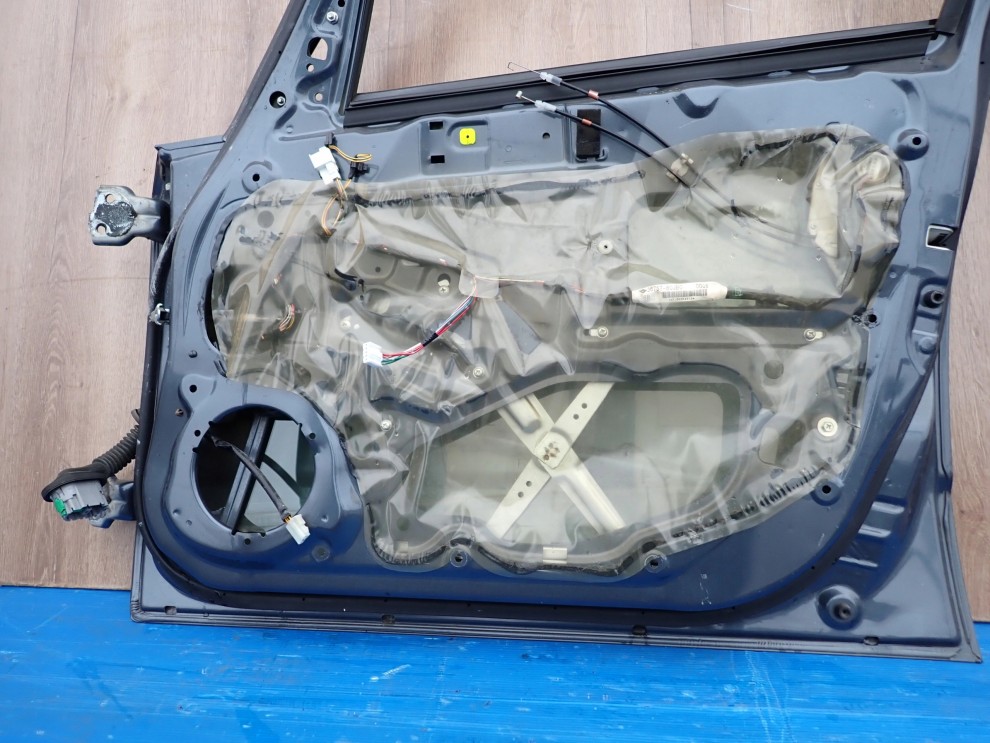 SUZUKI SX4 06-12 DRZWI PRZEDNIE PRAWE ZY4 12/12