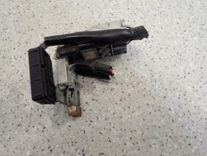 MITSUBISHI COLT 1,5 DIESEL 04-12 KLEMA PLUSOWA 4/5 MINIATURA