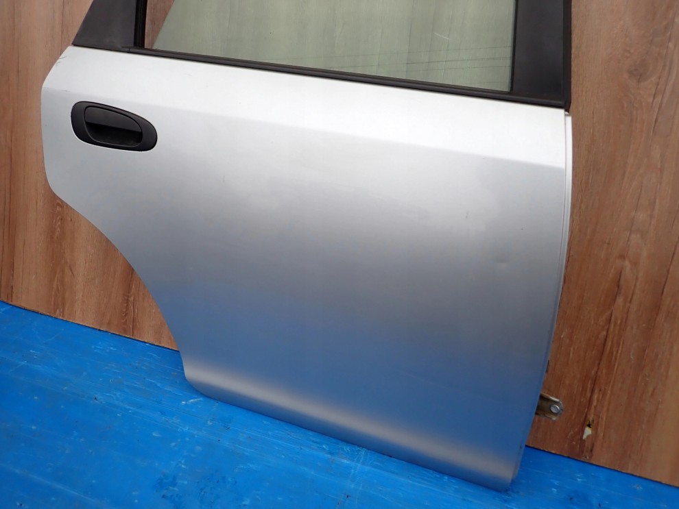 HONDA CIVIC 7 GEN 5d 01-05 DRZWI TYLNE PRAWE NH623M 4/10