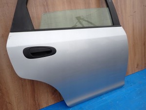 HONDA CIVIC 7 GEN 5d 01-05 DRZWI TYLNE PRAWE NH623M 3/10 MINIATURA