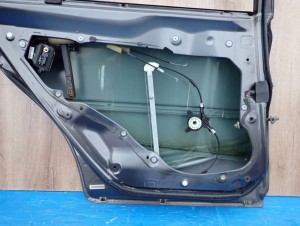 MAZDA 6 5D 02-07 DRZWI TYLNE LEWE 12/12 MINIATURA