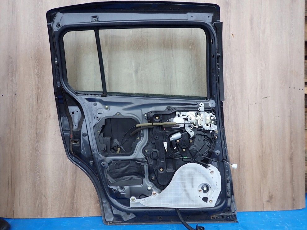 MAZDA 5 MAZDA5 05-10 DRZWI TYLNE LEWE 28B 8/9