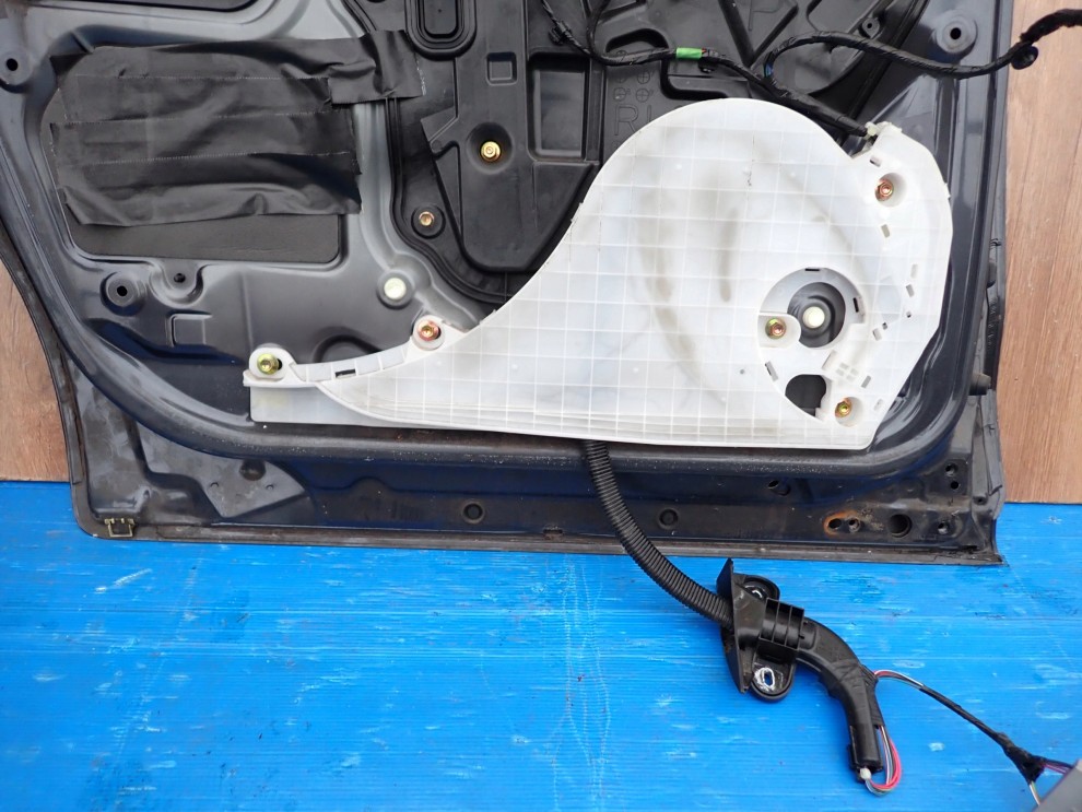 MAZDA 5 MAZDA5 05-10 DRZWI TYLNE LEWE 28B 9/9