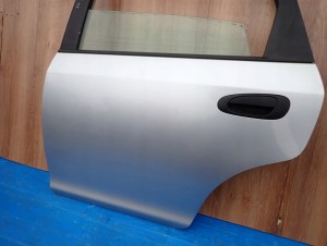 HONDA CIVIC 7 GEN 5d 01-05 DRZWI TYLNE LEWE NH623M 4/10 MINIATURA