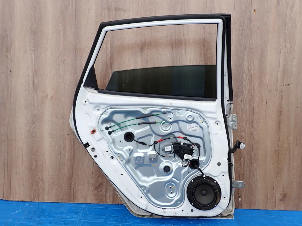 HYUNDAI I30 HATCHBACK 07-12 DRZWI TYLNE LEWE TCW 8/9