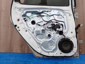 HYUNDAI I30 HATCHBACK 07-12 DRZWI TYLNE LEWE TCW 9/9 MINIATURA