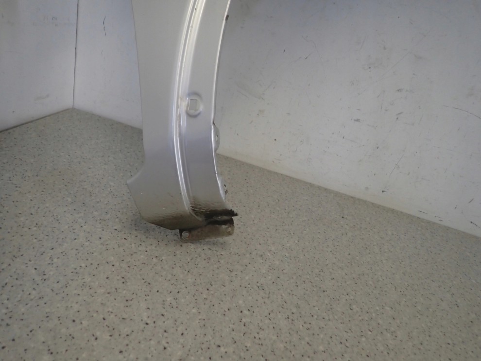 SUZUKI IGNIS I 00-03 BŁOTNIK PRZEDNI PRAWY Z2S 3/10