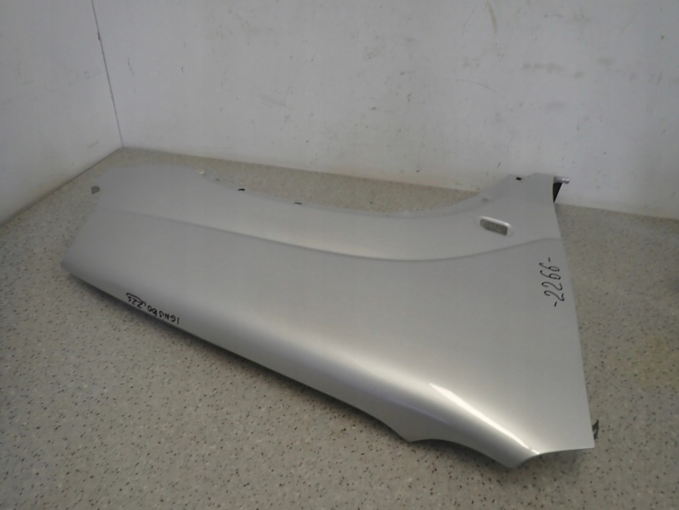 SUZUKI IGNIS I 00-03 BŁOTNIK PRZEDNI PRAWY Z2S 6/10