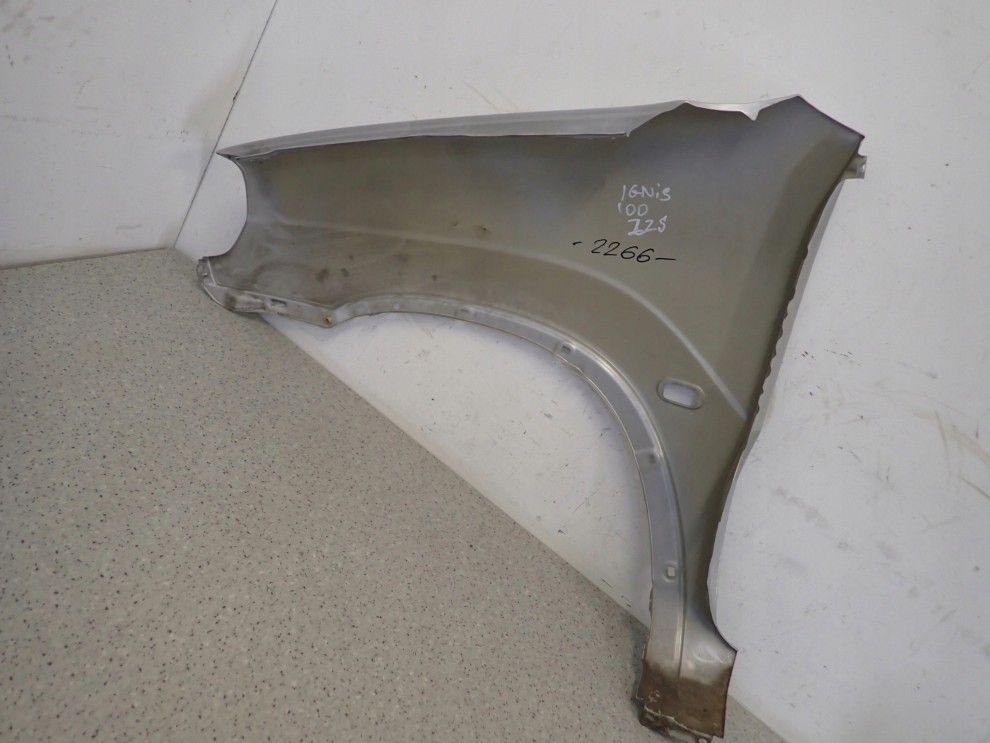 SUZUKI IGNIS I 00-03 BŁOTNIK PRZEDNI PRAWY Z2S 8/10