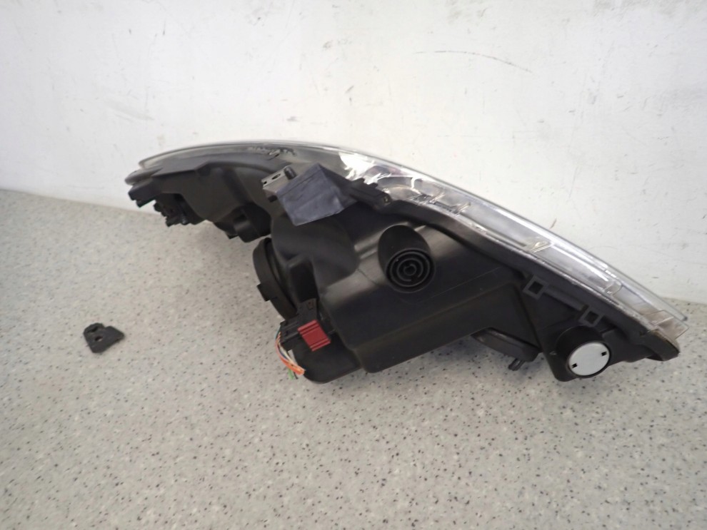 SUZUKI SPLASH 08-11 LAMPA PRZEDNIA PRAWA REFLEKTOR 4/12