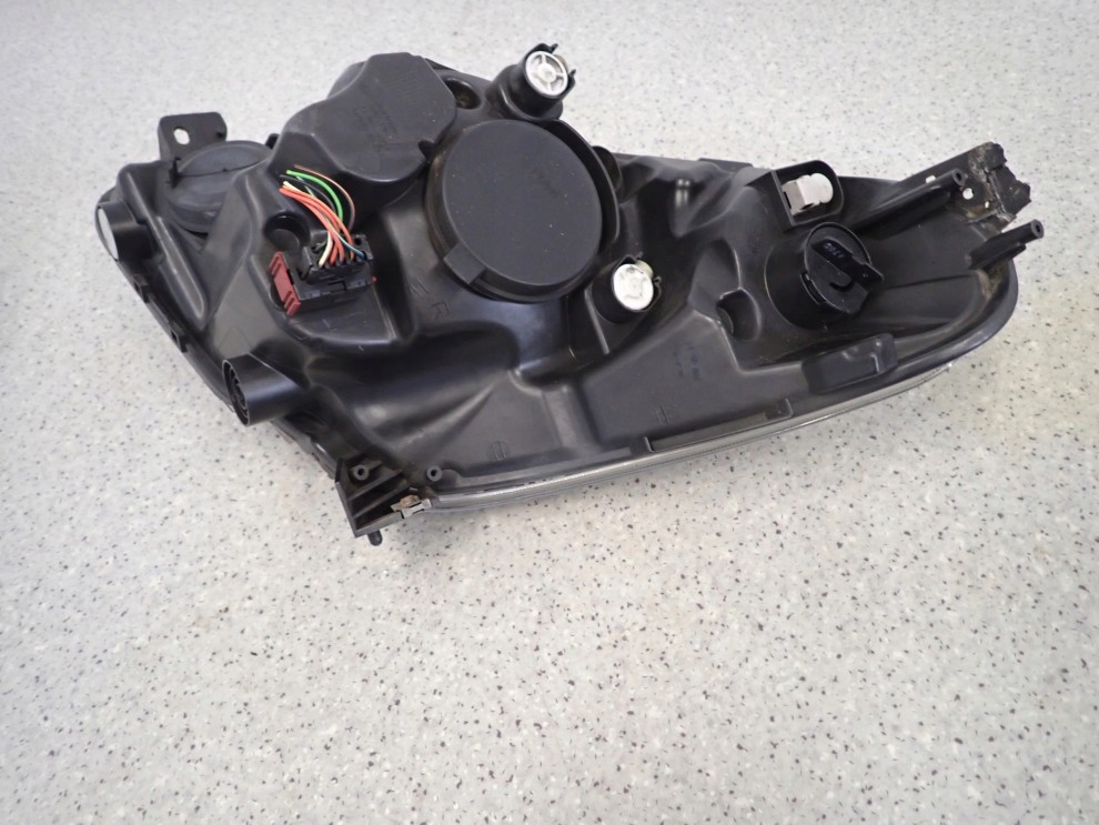 SUZUKI SPLASH 08-11 LAMPA PRZEDNIA PRAWA REFLEKTOR 11/12