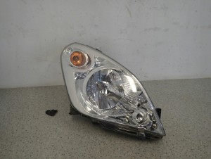 SUZUKI SPLASH 08-11 LAMPA PRZEDNIA PRAWA REFLEKTOR