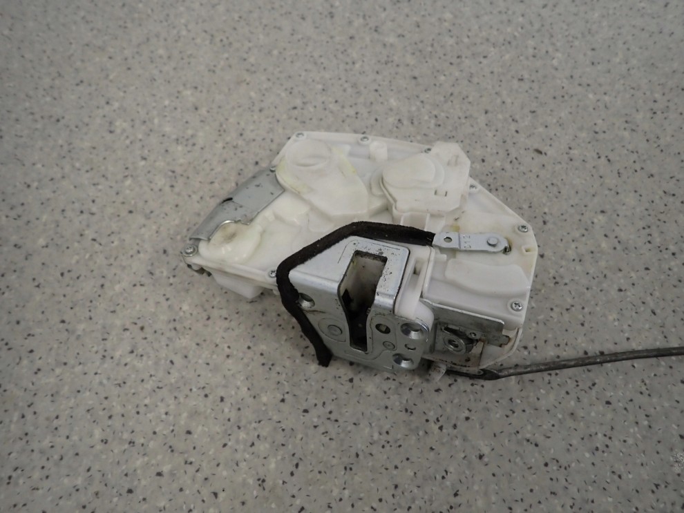 SUZUKI SWIFT HB 04-09 ZAMEK DRZWI PRZEDNI LEWY 8 PIN 1/7