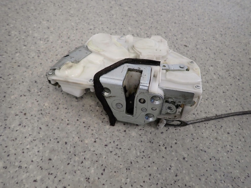 SUZUKI SWIFT HB 04-09 ZAMEK DRZWI PRZEDNI LEWY 8 PIN 3/7