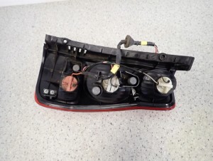 HYUNDAI MATRIX 02- LAMPA TYLNA LEWA 8/9 MINIATURA