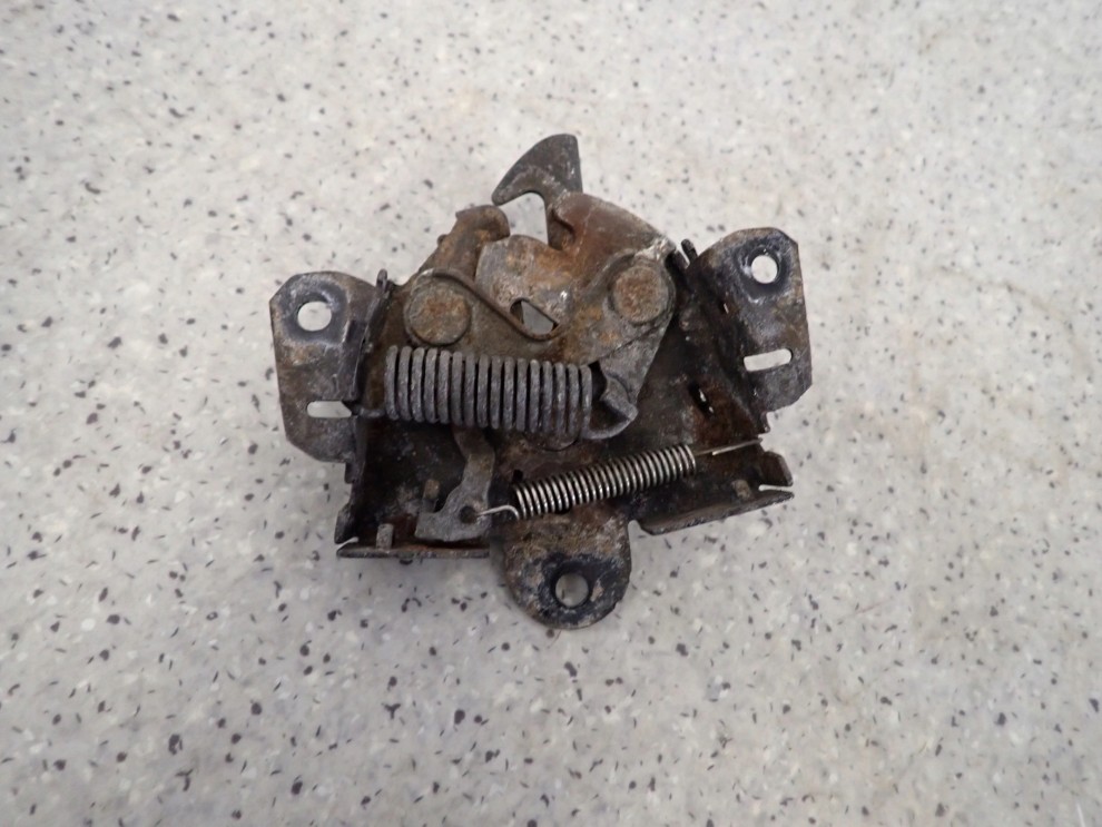 MITSUBISHI COLT 04-08 ZAMEK MASKI POKRYWY SILNIKA 7/9