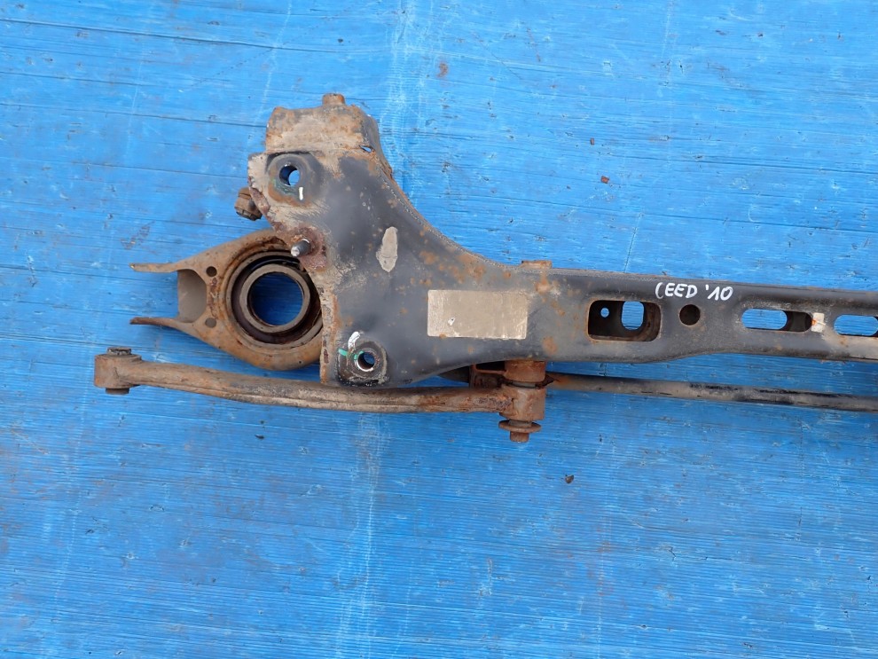 HYUNDAI I30 KIA CEED 07-12 BELKA ZAWIESZENIA TYŁ WAHACZE 2/9