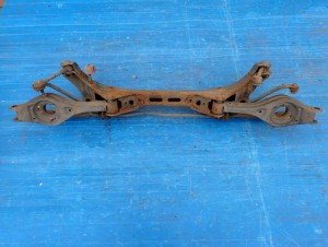 HYUNDAI I30 KIA CEED 07-12 BELKA ZAWIESZENIA TYŁ WAHACZE 6/9 MINIATURA