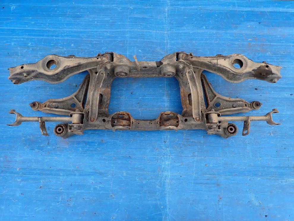 SUZUKI GRAND VITARA II 05- BELKA TYLNA Z WAHACZAMI 5/7