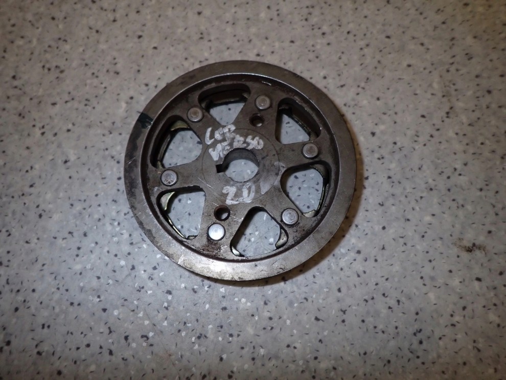 TOYOTA COROLLA 2.0 D4D 00-05 KOŁO POMPY WTRYSKOWEJ 1/4