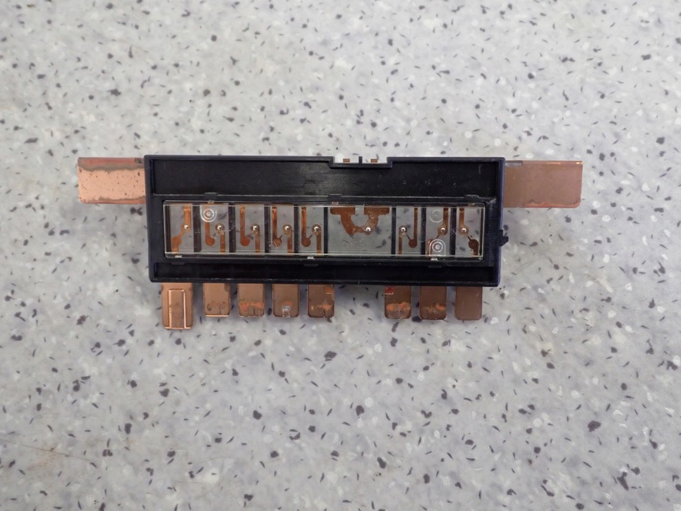 KIA CEED 07- 12 1.6 CRDI BEZPIECZNIK 18790-01030 3/6