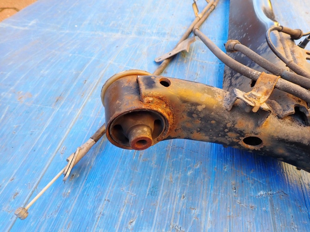 NISSAN MICRA K13 10- BELKA ZAWIESZENIA TYŁ 9/12