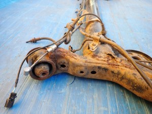 SUZUKI SWIFT MK7 10- BELKA ZAWIESZENIE TYŁ BĘBNY 7/10 MINIATURA