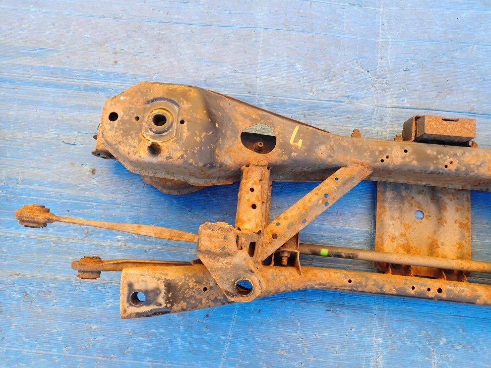 MAZDA 5 CR 05-10 BELKA ZAWIESZENIA TYLNEGO 2/11