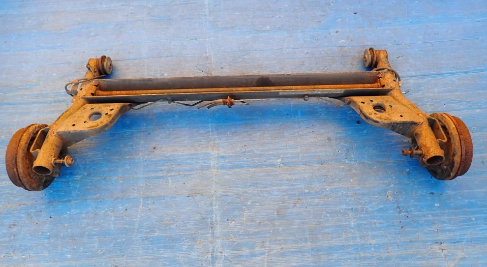 SUZUKI SWIFT 05-07 BELKA TYLNA ZAWIESZENIA 8/10