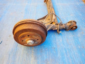 SUZUKI SWIFT 05-07 BELKA TYLNA ZAWIESZENIA 7/10 MINIATURA