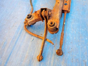 TOYOTA AVENSIS T25 03- BELKA ZAWIESZENIA TYLNEGO 3/10 MINIATURA