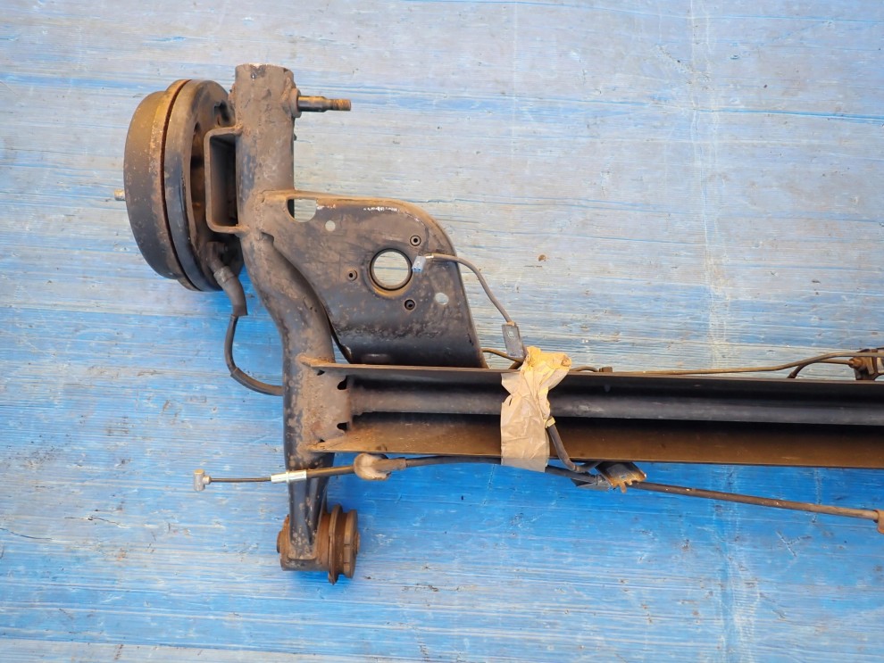 SUZUKI SWIFT JP 05-09 BELKA ZAWIESZENIA TYLNEGO 7/8