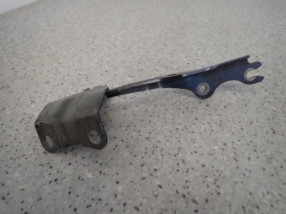 MAZDA 2 II DE 07- ZAWIAS MASKI PRAWY 2/3