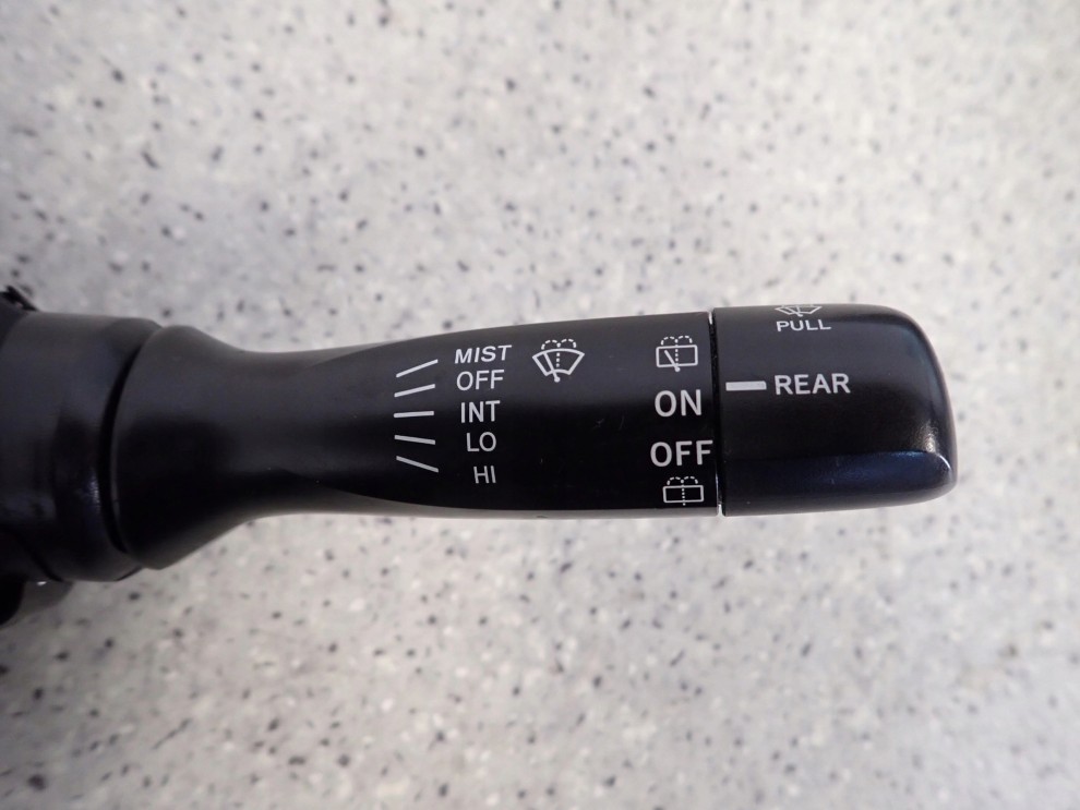 TOYOTA YARIS II 06-11 PRZEŁĄCZNIK ZESPOLONY ŚWIATEŁ WYCIERACZEK 3/6