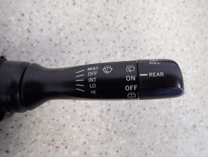 TOYOTA YARIS II 06-11 PRZEŁĄCZNIK ZESPOLONY ŚWIATEŁ WYCIERACZEK 3/6 MINIATURA