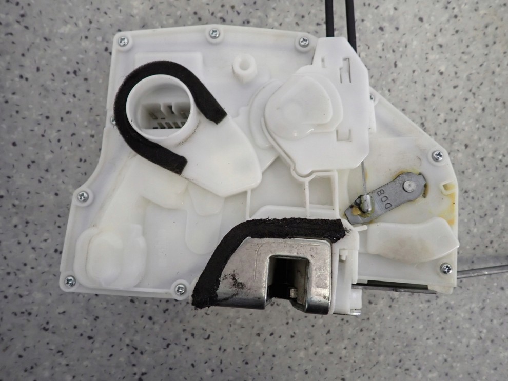 SUZUKI SWIFT HB 04-09 ZAMEK DRZWI PRZEDNI LEWY 7 PIN 5/6