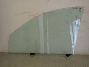 TOYOTA YARIS I 99-05 SZYBA DRZWI PRZEDNIA PRAWA 3/3 MINIATURA