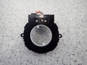 SUZUKI ALTO 09- CZUJNIK KĄTA SKRĘTU 2/4 MINIATURA