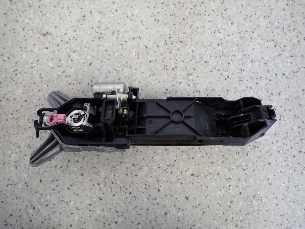 NISSAN NOTE E11 06-12 KLAMKA DRZWI PRZEDNIA LEWA 4/4