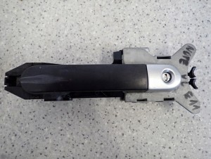 NISSAN NOTE E11 06-12 KLAMKA DRZWI PRZEDNIA LEWA 1/4 MINIATURA