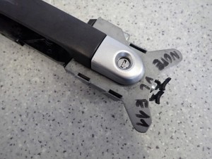 NISSAN NOTE E11 06-12 KLAMKA DRZWI PRZEDNIA LEWA 3/4 MINIATURA