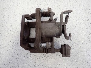 CHEVROLET ORLANDO 1.4i 10- ZACISK TYLNY PRAWY 2/3 MINIATURA