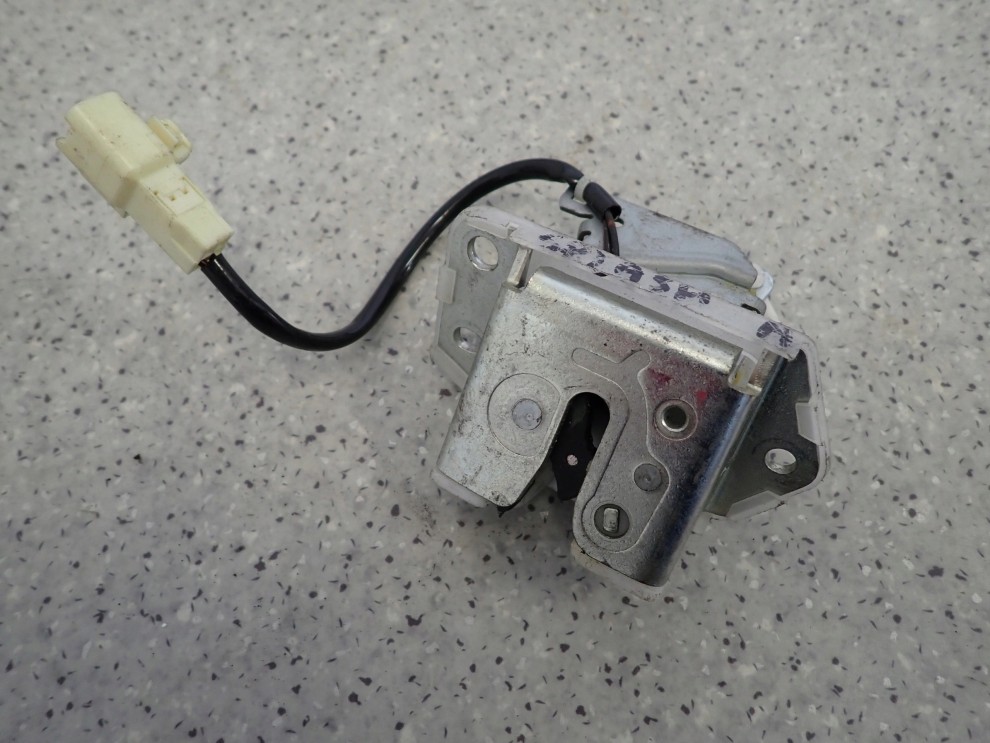 SUZUKI SPLASH 08-14 ZAMEK KLAPY BAGAŻNIKA 5/5